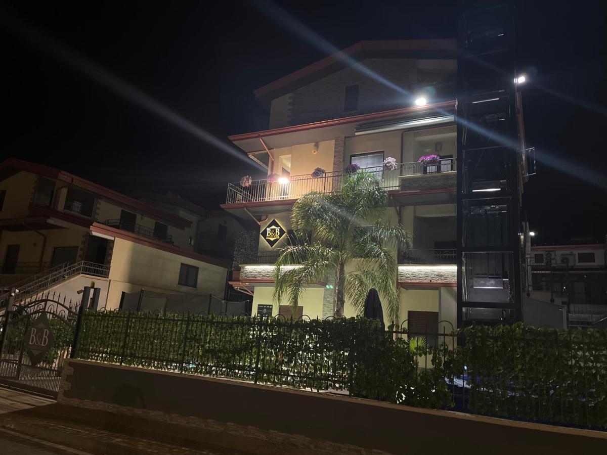 B&B Golden House & Spa Rose Экстерьер фото